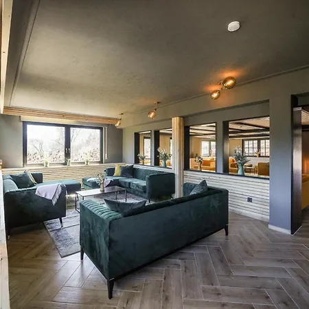 Villa Luxus Mit 23 Zimmern Und 19 Baedern Und *