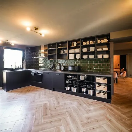 Luxus Mit 23 Zimmern Und 19 Baedern Und Villa