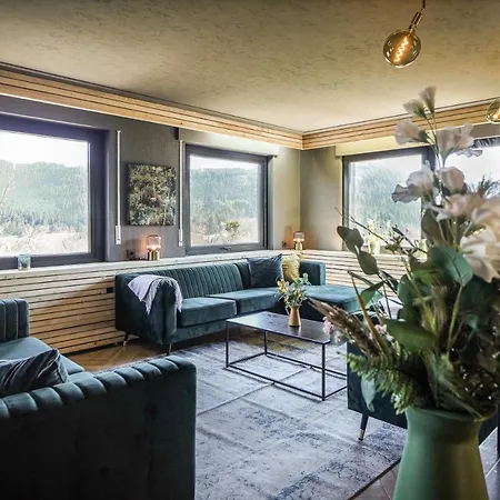 Luxus Mit 23 Zimmern Und 19 Baedern Und *