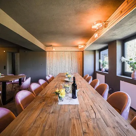 Luxus Mit 23 Zimmern Und 19 Baedern Und Villa