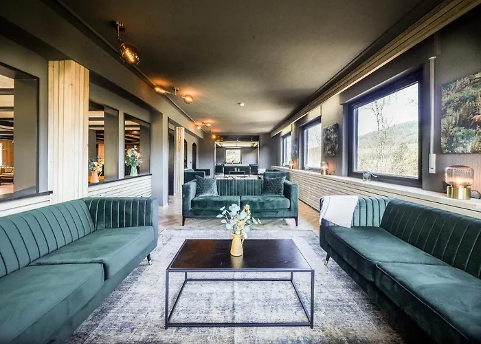 Luxus Mit 23 Zimmern Und 19 Baedern Und *