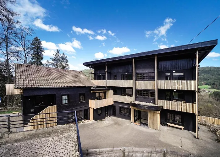 Luxus Mit 23 Zimmern Und 19 Baedern Und Байрсброн