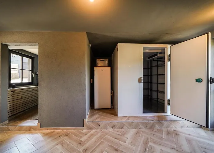 Luxus Mit 23 Zimmern Und 19 Baedern Und *